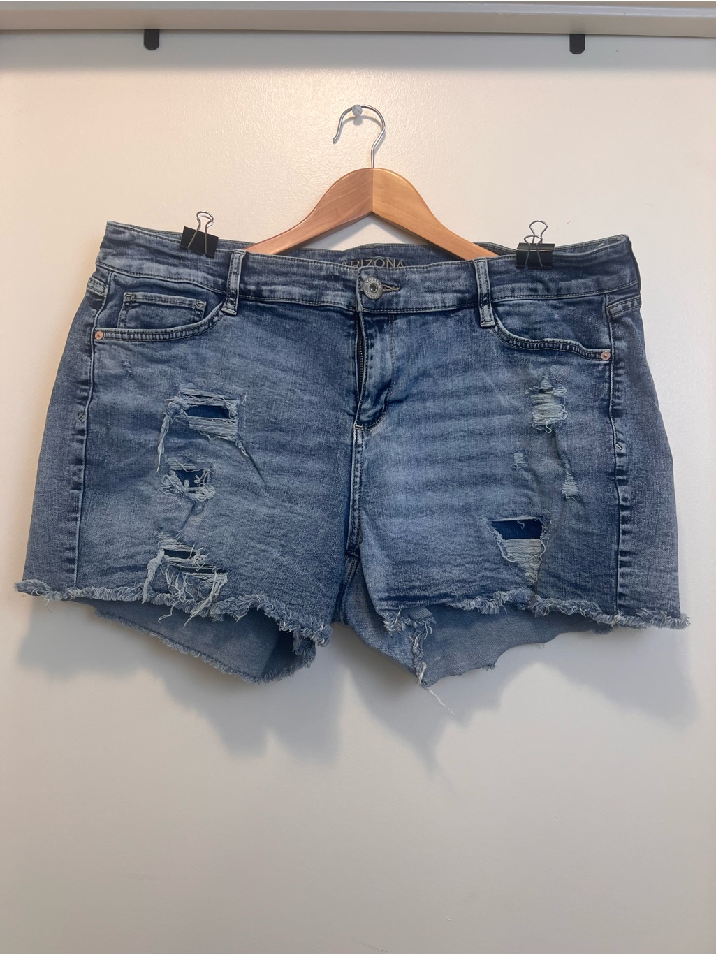 Arizona Jean Co Distressed Denim Shorts 18 Plus Frayed Hem Stretch Jean Shorts